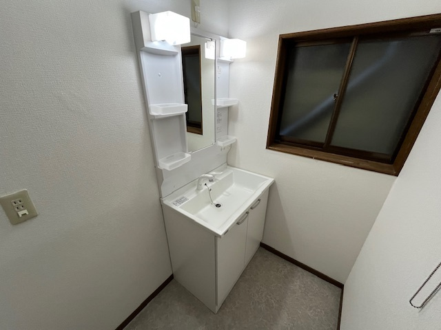 大阪府富田林市東板持町貸家の独立洗面台