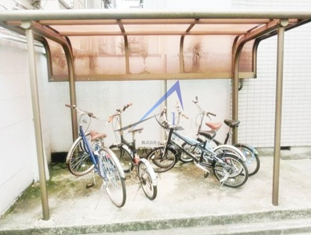 メゾンさつきのその他共用部分|駐輪場です。