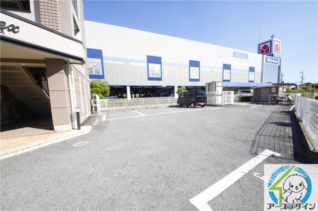 ヴェルテクスの駐車場