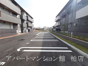 フライハイトの駐車場