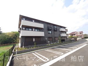 フライハイトの駐車場