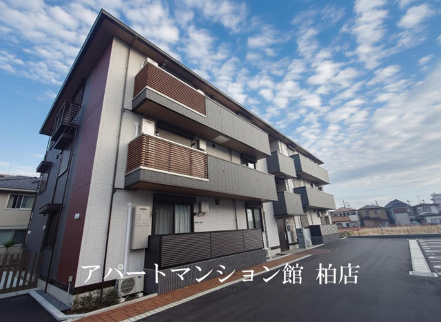 プラヴールの外観