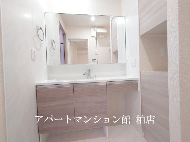 プラヴールの独立洗面台