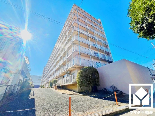 伏見日光ハイツ2号棟の外観