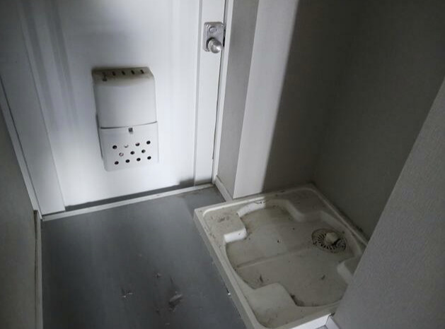 初台ワールドマンションの玄関