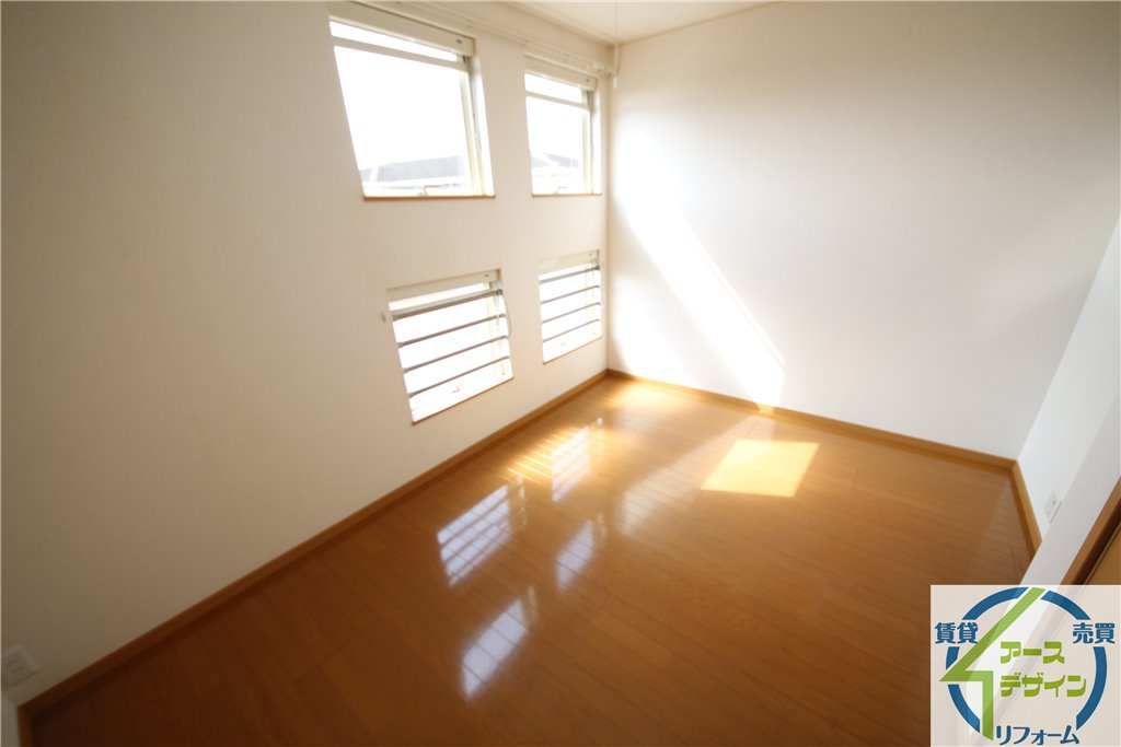 オプティミストBの内装