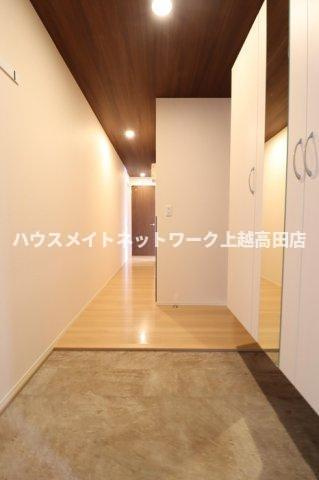 ルミナーレの玄関|玄関シューズBOX（参考同型205号室室内写真）