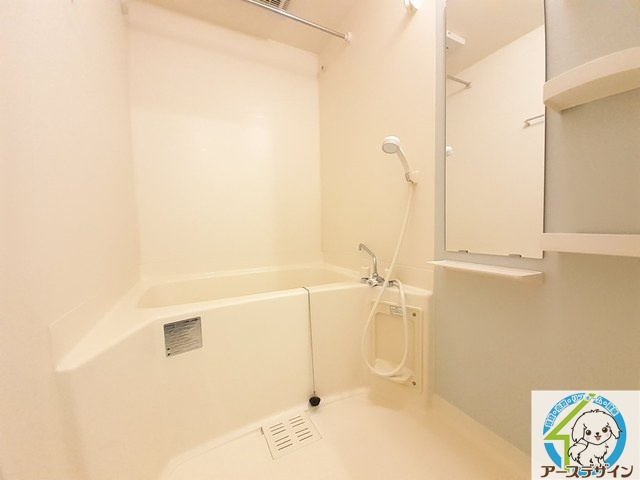 ヴィラ・セレーノの浴室|パース写真