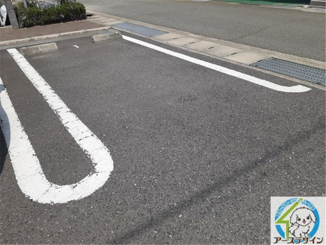 ヴィラ・セレーノの駐車場