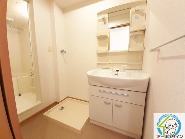 ヴィラ・セレーノの洗面所|パース写真