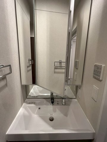 コートレジデンス南大塚の洗面所