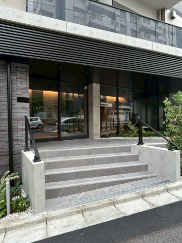 コートレジデンス南大塚のエントランス