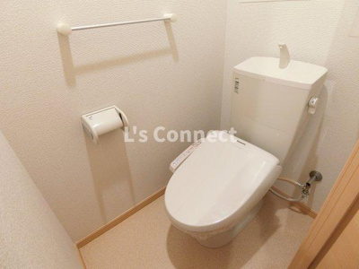 【トイレ】 | コウノス　ハウス　Ⅱ | 温水洗浄便座付きのトイレ。