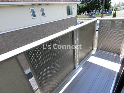 【バルコニー】 | コウノス　ハウス　Ⅱ | ２階のお部屋で洗濯物もたくさん干せます。