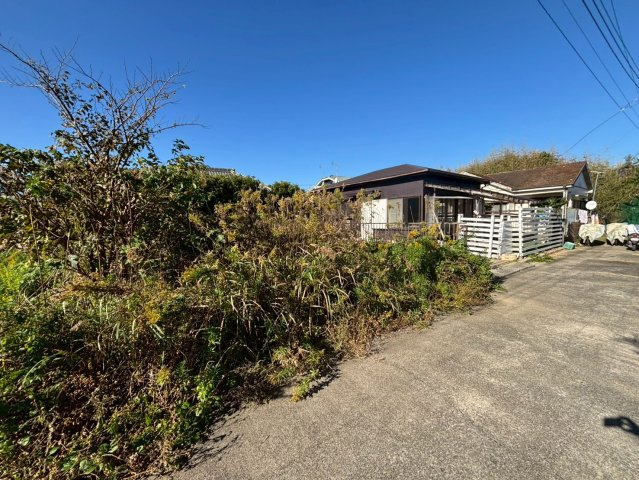 匝瑳市栢田　中古戸建の前面道路含む現地写真