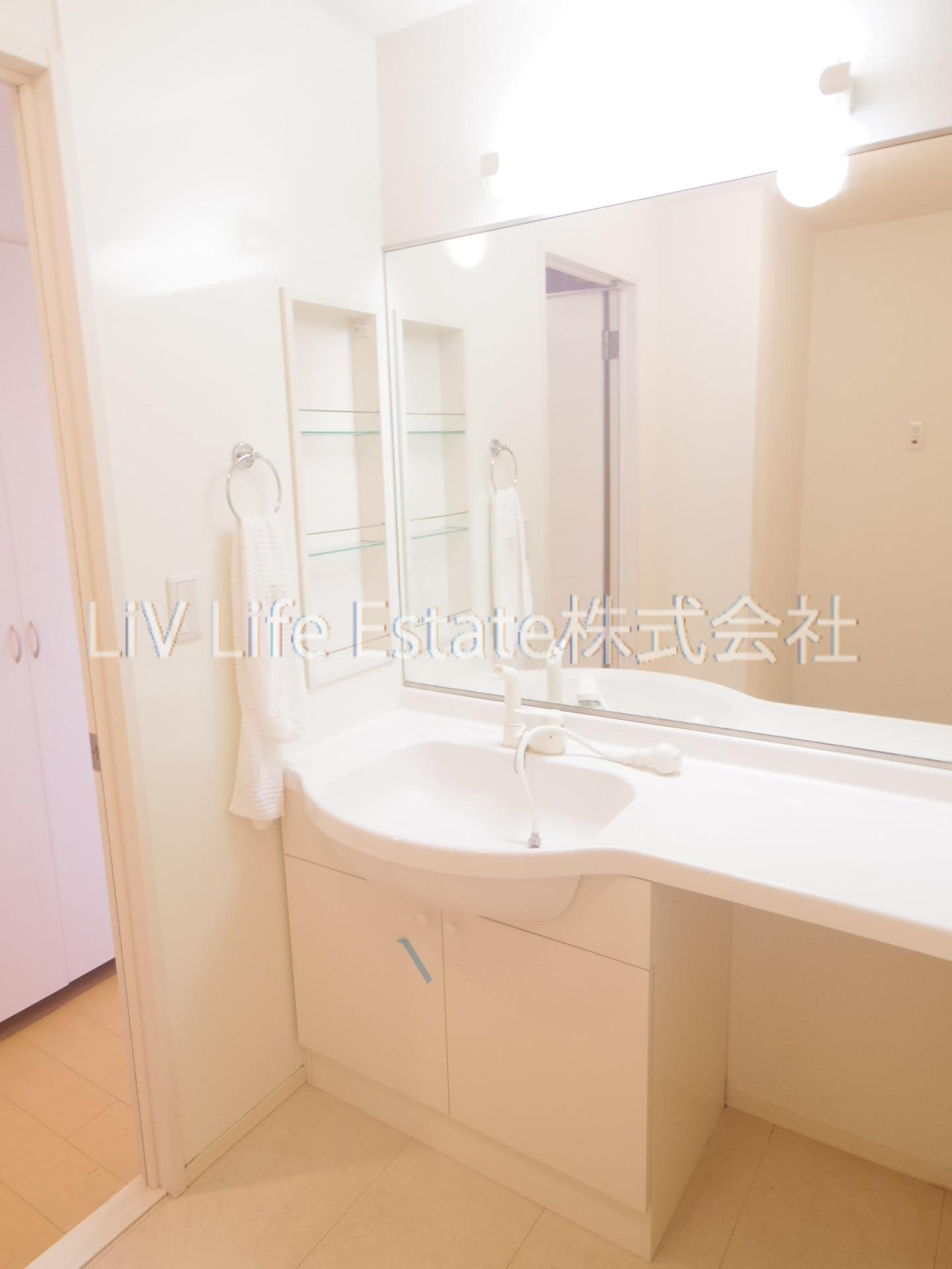 西東京市中町４丁目のアパートの洗面所