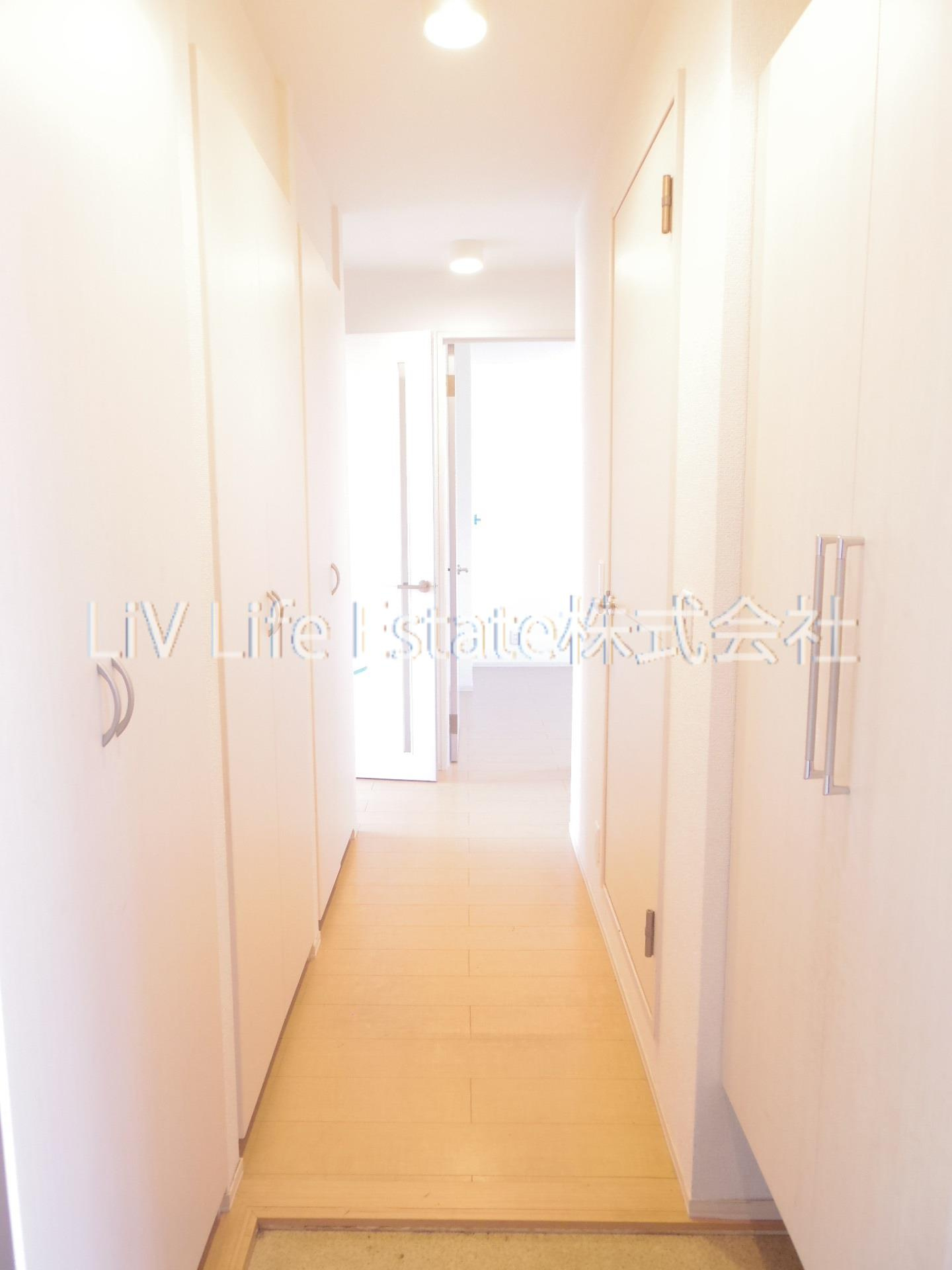 西東京市中町４丁目のアパートの玄関