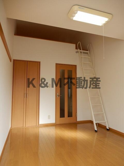 シャイングリーンＡの居間・リビング|使いやすい居間です