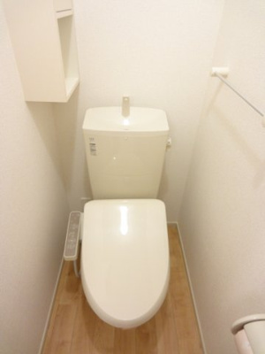 【トイレ】 | シャン・デ・コロール | 落ち着いた色調のトイレです