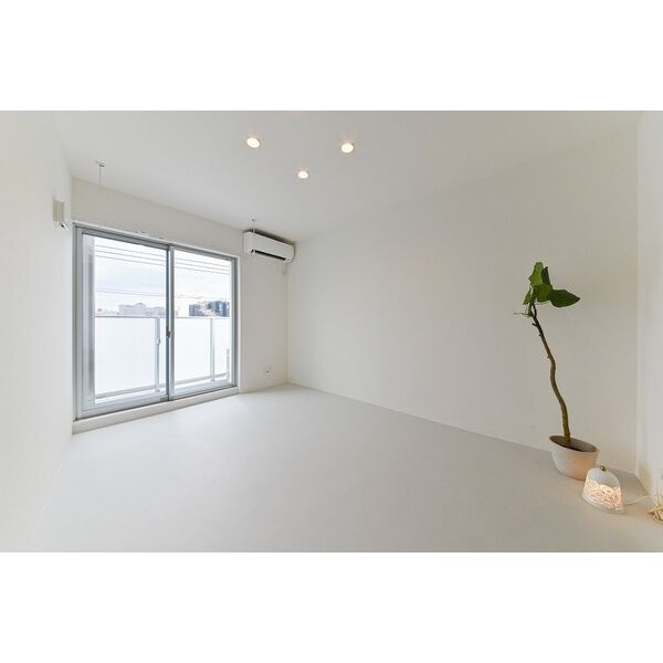 RESENCE CHIKUSAの居間・リビング