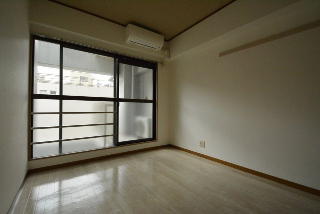 ドール栄5丁目の居間・リビング