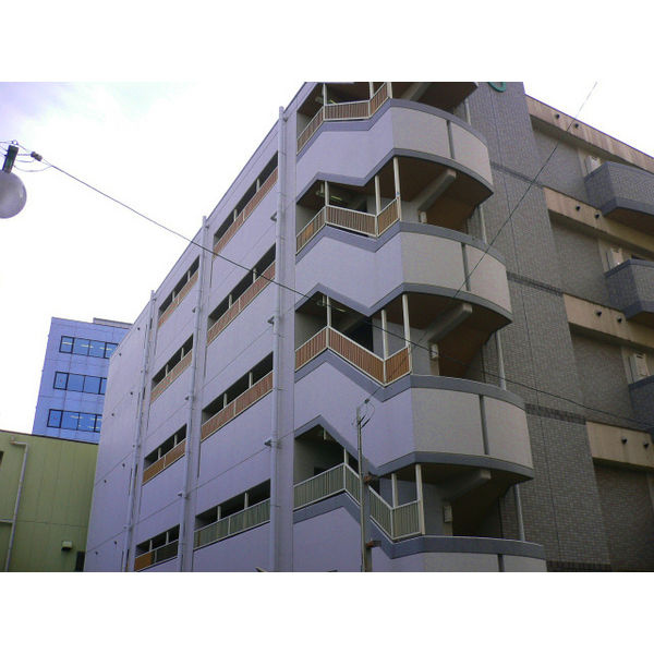 ドール栄5丁目の外観