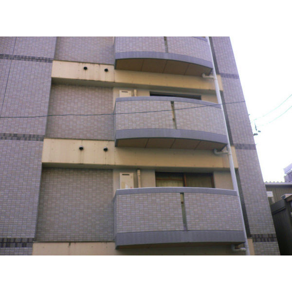 ドール栄5丁目の外観