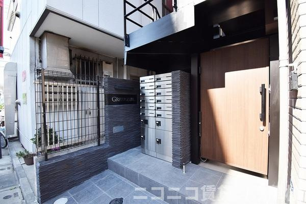 グランクオール潮見のエントランス