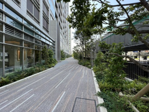 【その他共用部分】 | 緑豊かなアプローチ