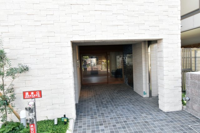 ブランTAT西宮本町Ⅱのエントランス