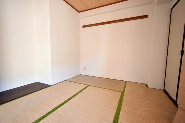 ウエストフィールド里中の和室