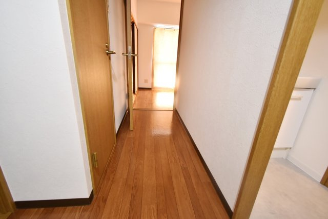 ウエストフィールド里中の内装