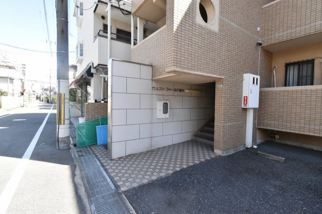 ウエストフィールド里中のエントランス