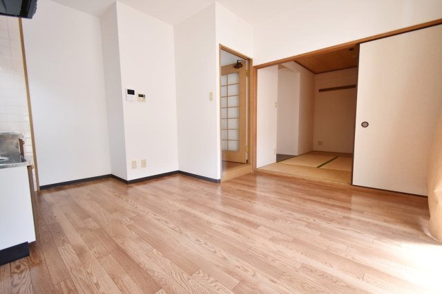 ウエストフィールド里中の居間・リビング