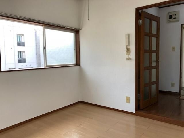 アゼリアの玄関