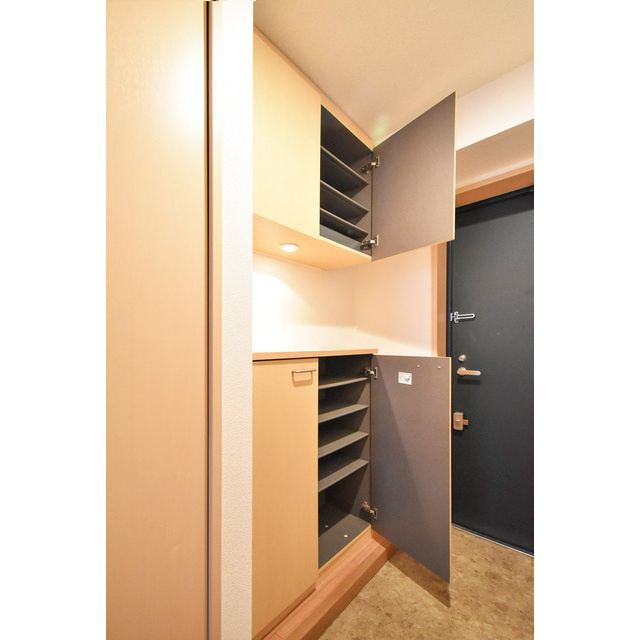 CASSIA江坂の玄関