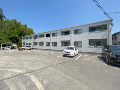 【外観】 | リヴィエーラ | 外観写真（昼）