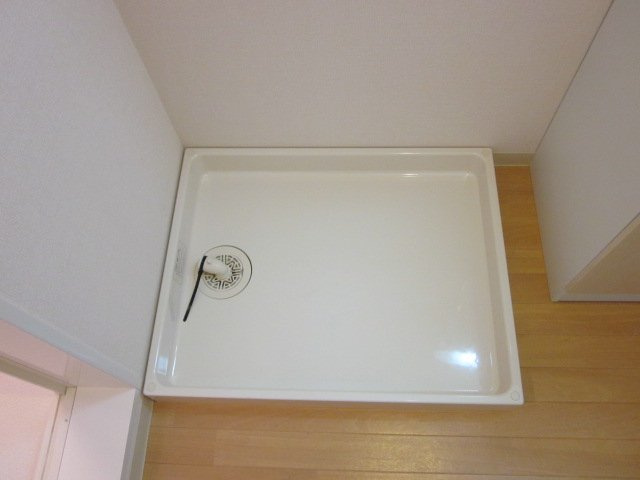 メイホウ・ガーデンのその他|洗濯機置場