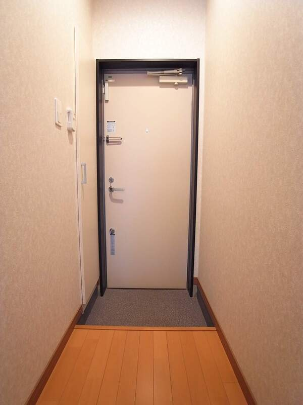 リブリ・Sunnyの玄関