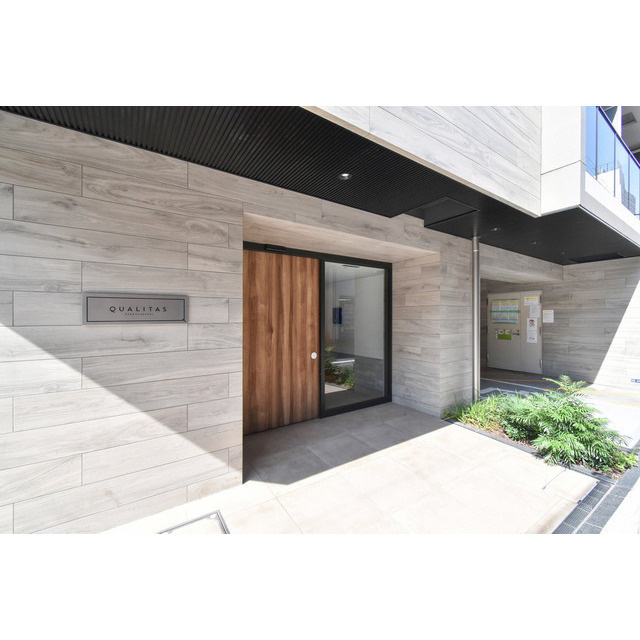 クオリタス浅草橋のエントランス