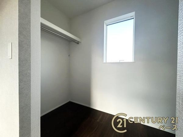 リナージュ萩の台 ／新築一戸建の収納|■広々としたウォークインクローゼットを完備！大きな荷物も楽々収納！