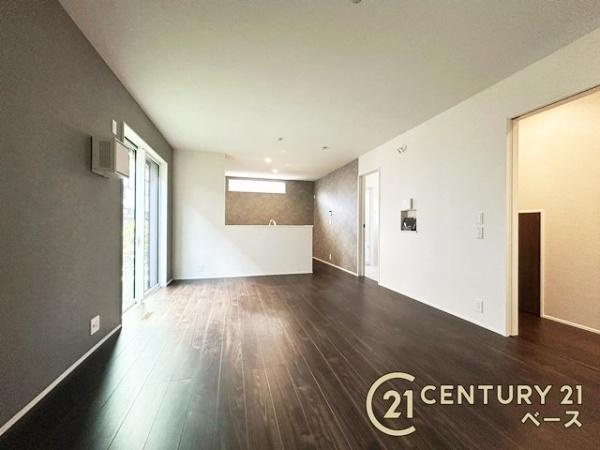 リナージュ萩の台 ／新築一戸建の内観：施工例|■家計と環境に優しい！一部窓には断熱性・保温性に優れたペアガラスを使用しています！■