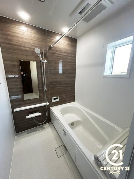 リナージュ萩の台 ／新築一戸建の浴室|■ゆったり１坪サイズの浴室！キッチンとの通話機能もあり、コミュニケーションも充実！■