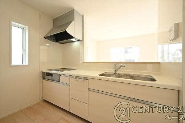 クレイドルガーデン前栽町 １号棟 ／新築一戸建の内観：施工例|■家族とのコミュニケーションがとりやすい人気のカウンターキッチン！■