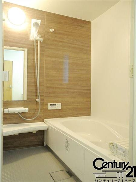 クレイドルガーデン前栽町 １号棟 ／新築一戸建の内観：施工例|■ゆったりしたサイズの浴室です！足を伸ばしての入浴は疲れも癒してくれます！■