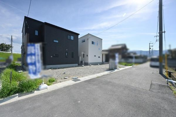 葛城市笛堂 １号地 ／新築一戸建の前面道路含む現地写真|■現地撮影写真■広々とした前面道路で駐車も楽々！