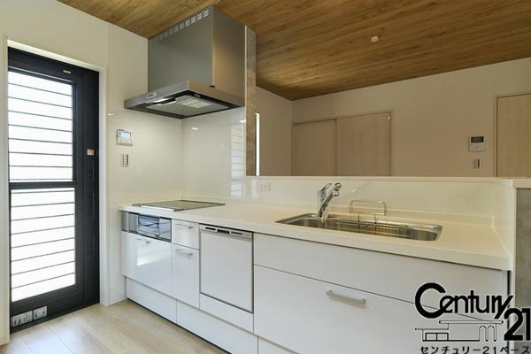 葛城市笛堂 １号地 ／新築一戸建の内観：施工例|■家族とのコミュニケーションがとりやすい人気のカウンターキッチン！■