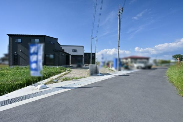 葛城市笛堂 ３号地 ／新築一戸建の前面道路含む現地写真|■現地撮影写真■広々とした前面道路で駐車も楽々！