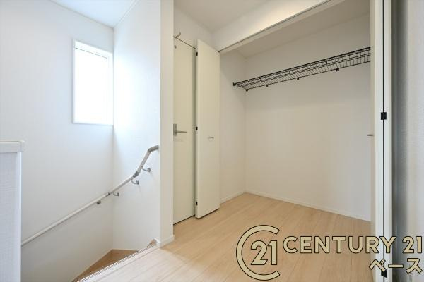 クレイドルガーデン土橋町 ／新築一戸建の収納|■現地撮影写真■あると嬉しい便利な廊下収納を完備！