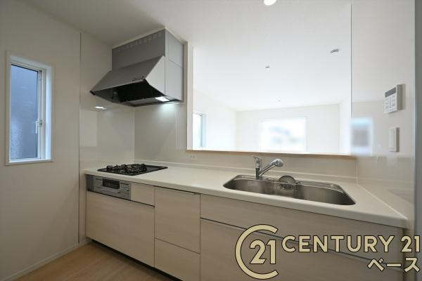 クレイドルガーデン土橋町 ／新築一戸建のキッチン|■家族とのコミュニケーションがとりやすい人気のカウンターキッチン！■